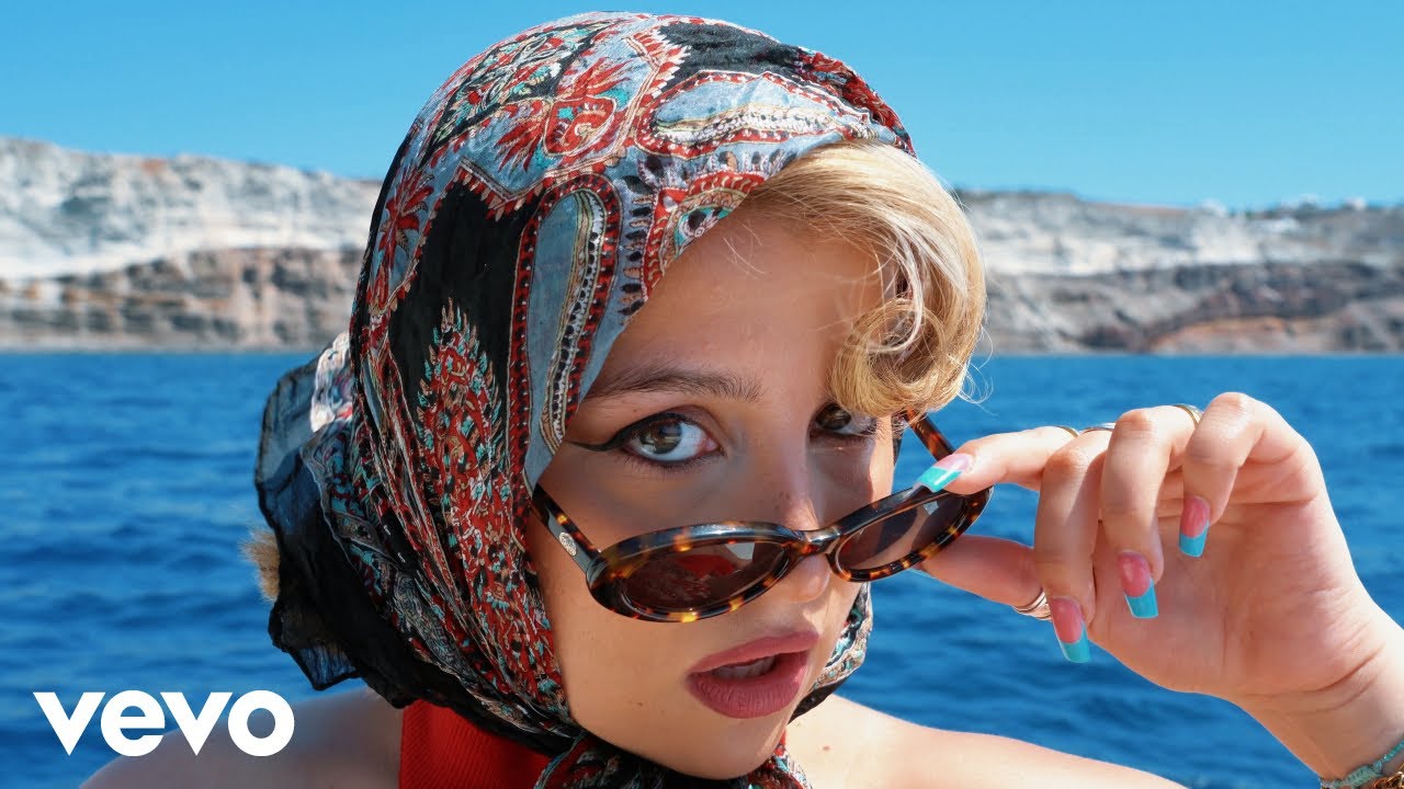 caity-baser-where-s-my-bikini-official-video
