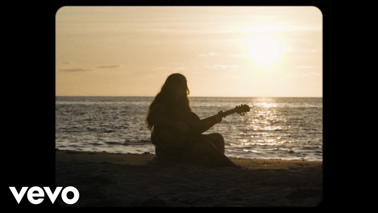 gigi-perez-sailor-song-official-music-video-1