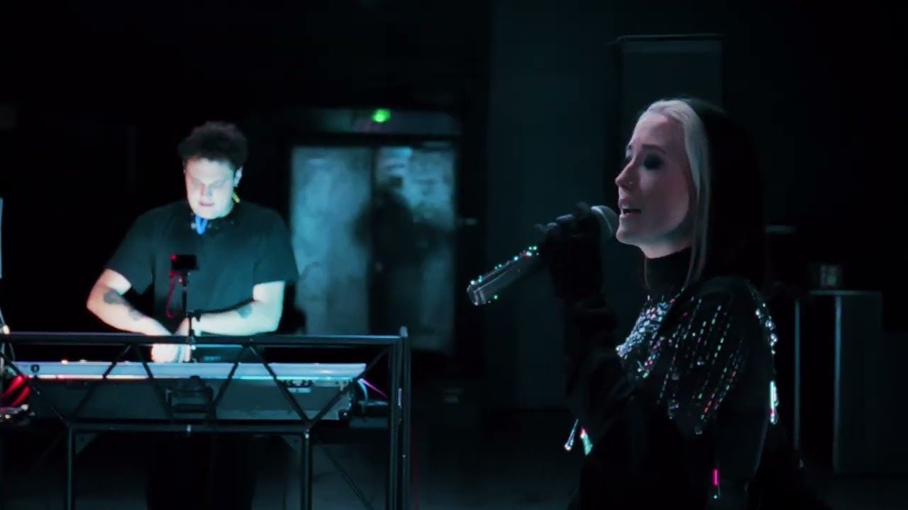 HAYLA – Fall Again (Live Session)