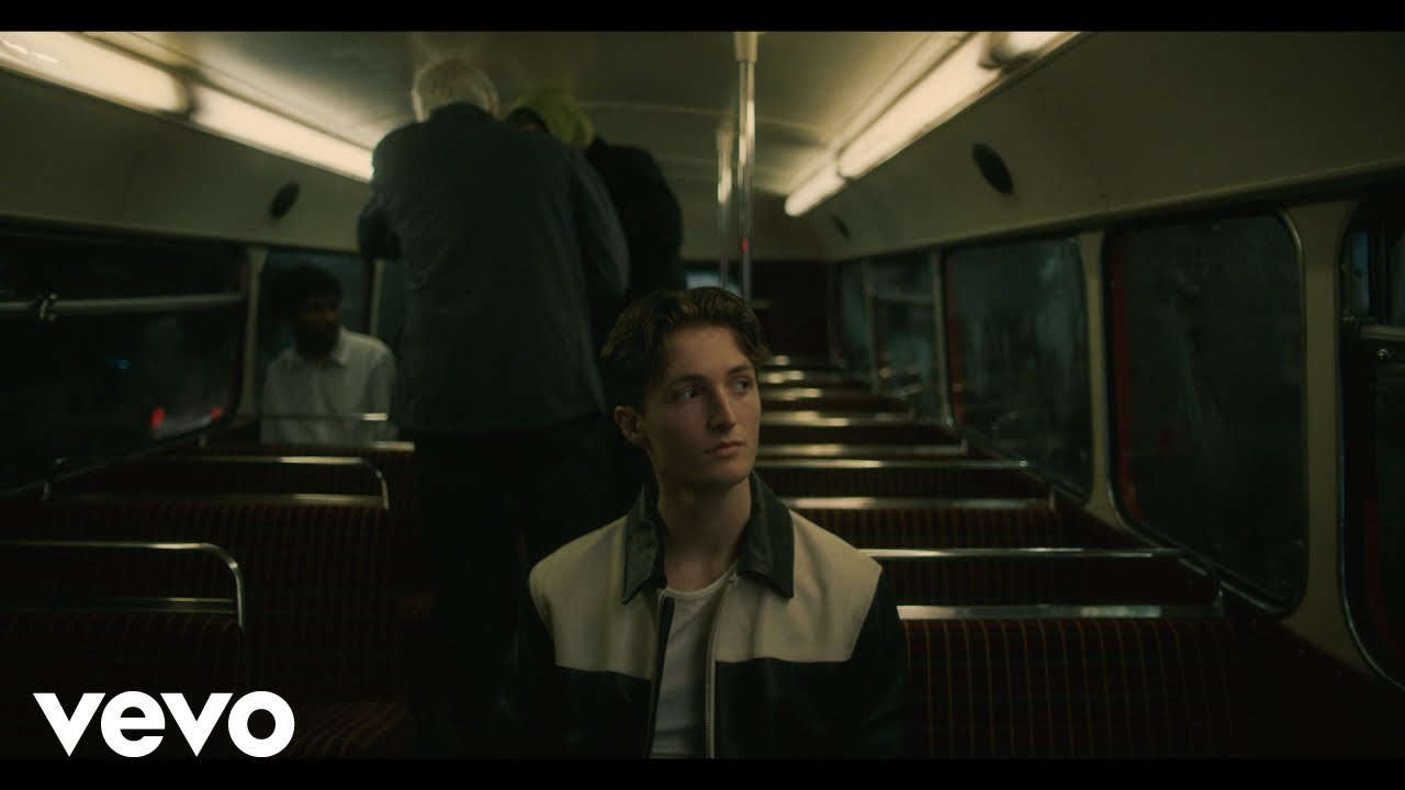 henry-moodie-drunk-text-official-video