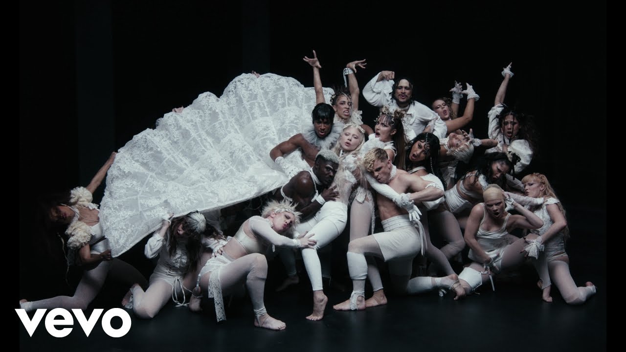 lady-gaga-abracadabra-official-music-video