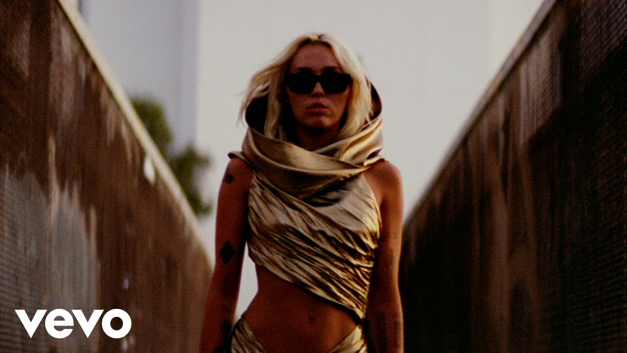 miley-cyrus-flowers-official-video