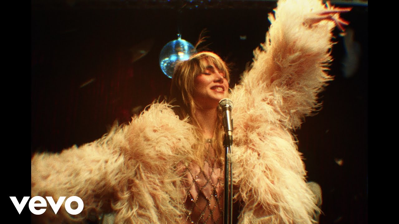 suki-waterhouse-back-in-love-official-music-video