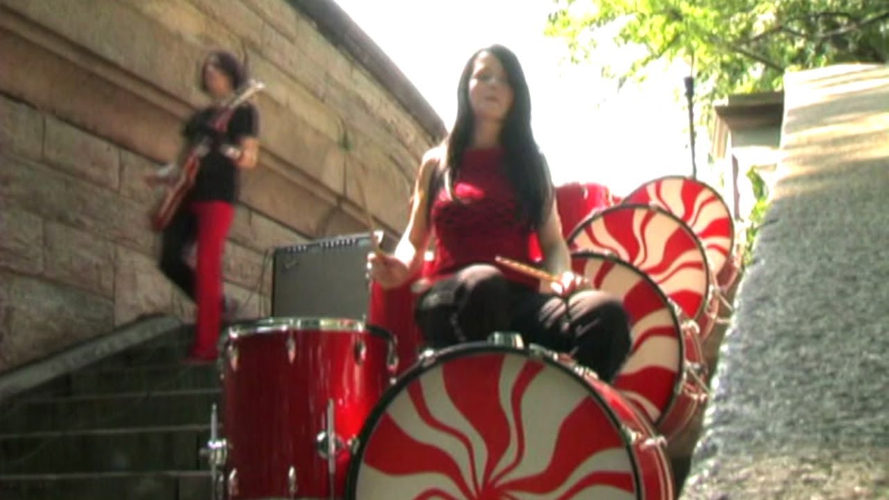 the-white-stripes-the-hardest-button-to-button-official-music-video
