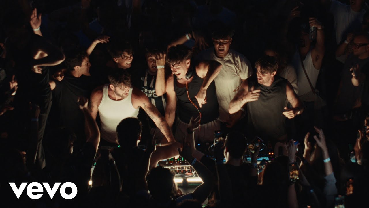 BUNT., The Chainsmokers, Izzy Bizu – Spaces